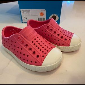Native Jefferson Kids Shoes in Pink and White